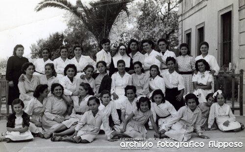 Scuola di ricamo 1954
